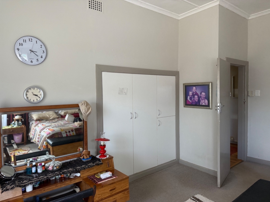 5 Bedroom Property for Sale in Ladismith Western Cape